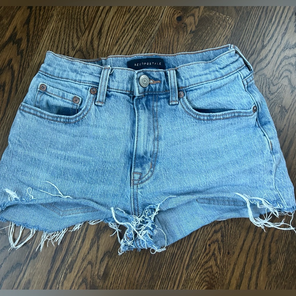 Light blue denim Jean shorts. Excellent condition. Brand: Aeropostale.
